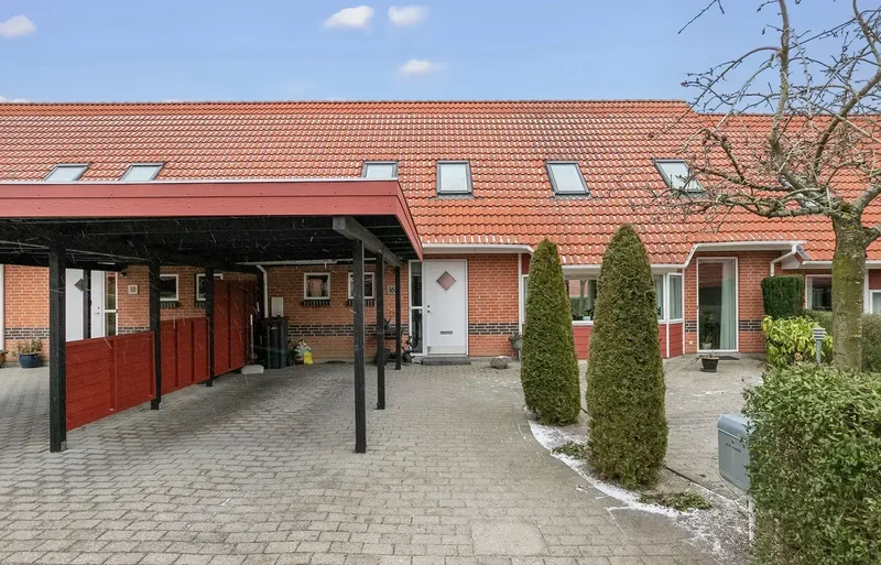 Indbydende andelsrækkehus med god plads og to terrasser