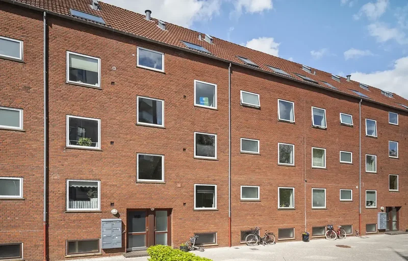 Indbydende 4 værelses aktielejlighed i hjertet af C