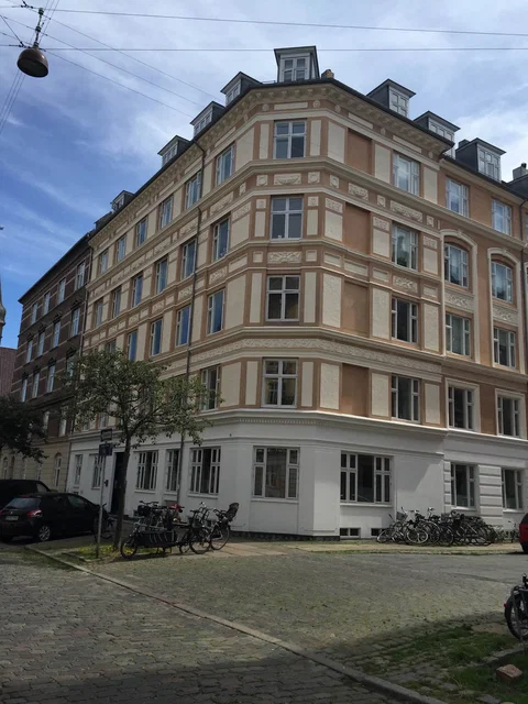 84 m2 andel på Willemoesgade, 3V på 5. sal – byttes til Frederiksberg