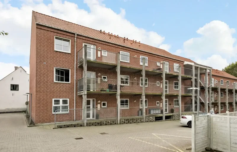 Centralt beliggende andelsbolig - lyst og venligt!