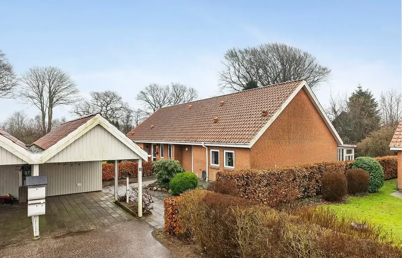 Andelsbolig i stille område med nem have