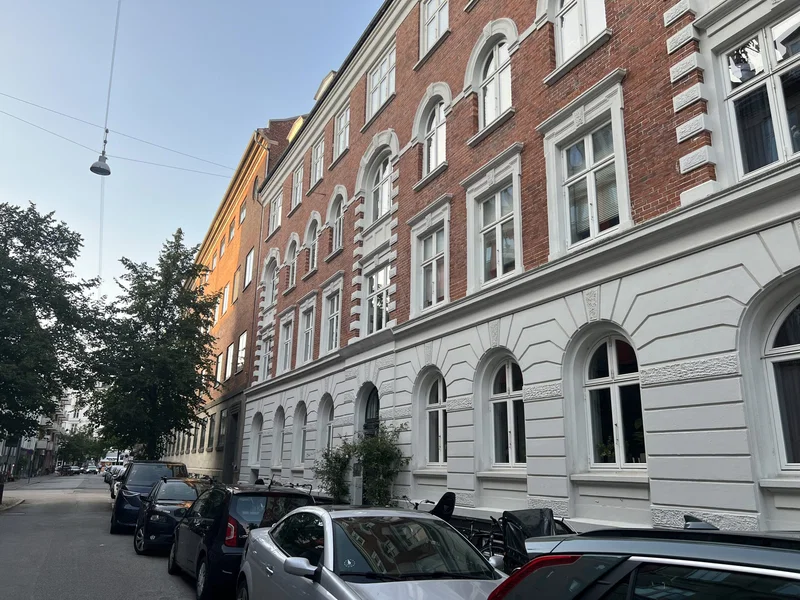 BYTTES: Andel Kbh V 129m2/5v. TIL: Mindre andel el. leje i Kbh.