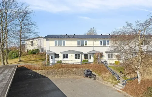 MODERNISERET ANDELSBOLIG MED 3 REELLE VÆRELSER I BALLE