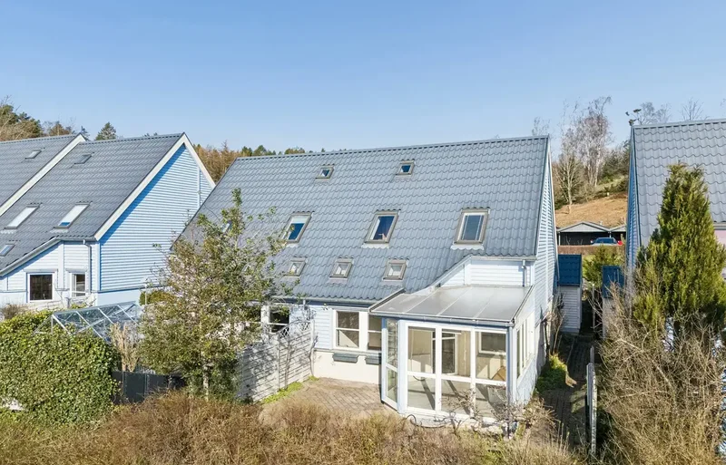 VELINDRETTET DOBBELTHUS I HYGGELIG ANDELSBOLIGFORENING