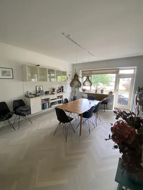 Lækker, nyrenoveret lejlighed tæt på Charlottenlund strand