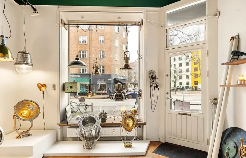 Erhvervsandel på 48 m2 med god beliggenhed til salg