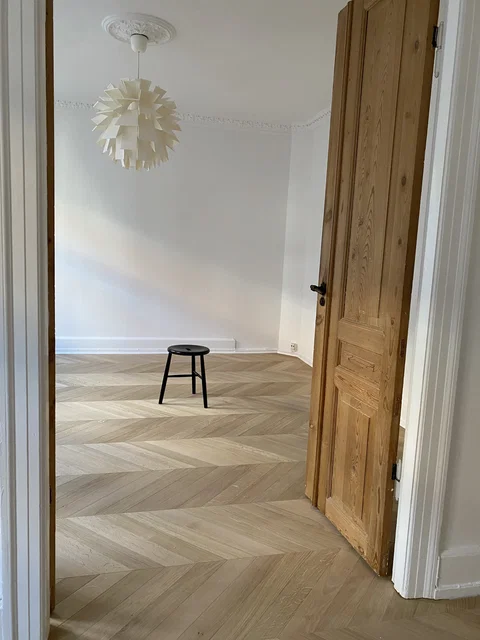 Lys 3V lejlighed på Værnedamsvej