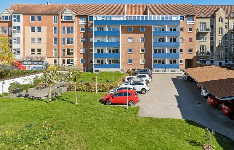 Poul Paghs Gade 31, 3. tv. er attraktivt placeret i Vestbyen – et område, hvor du har alt inden for kort afstand. 