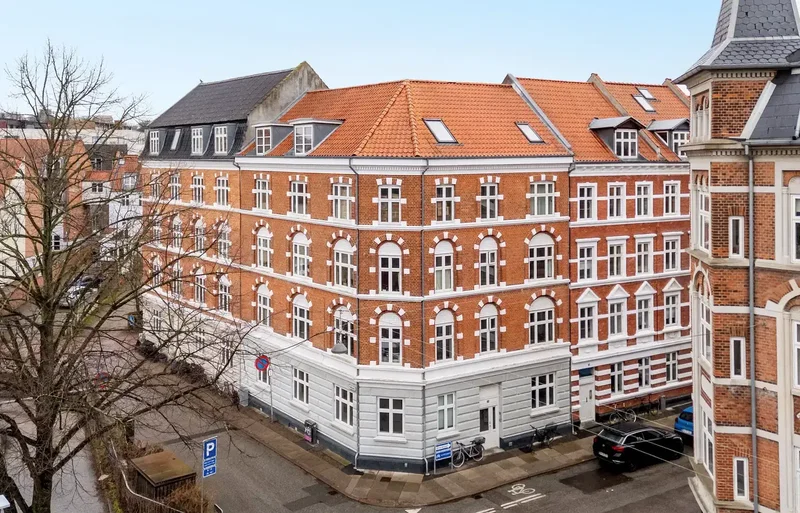Charmerende andelsbolig med potentiale midt i byen