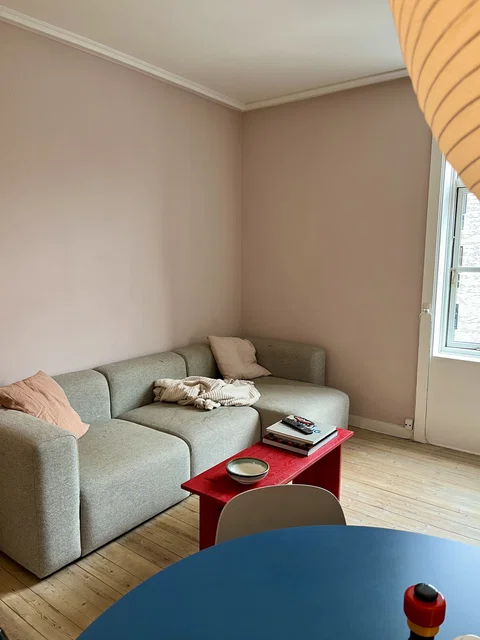 Lys 2 v. på Østerbro med flot gårdmiljø