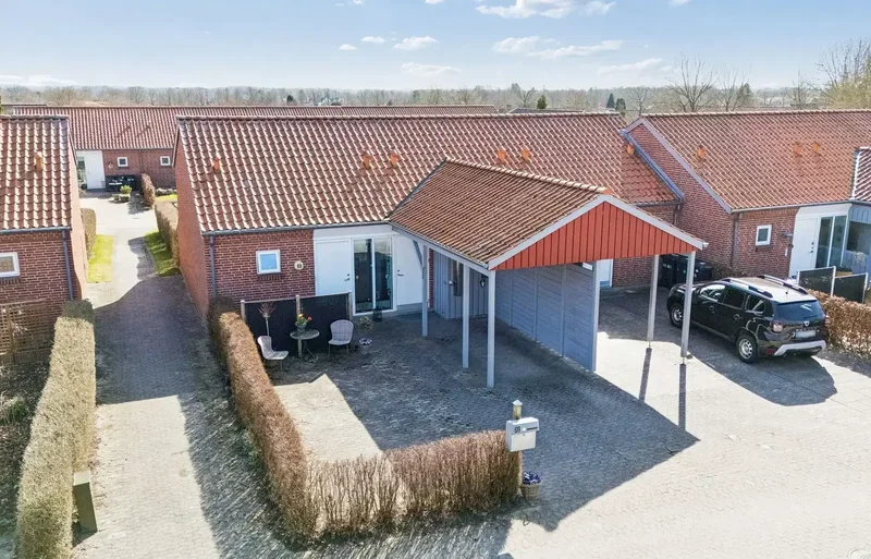 Spændende og velplejet rækkevilla/andelsbolig i Odense SV - kom og kig!