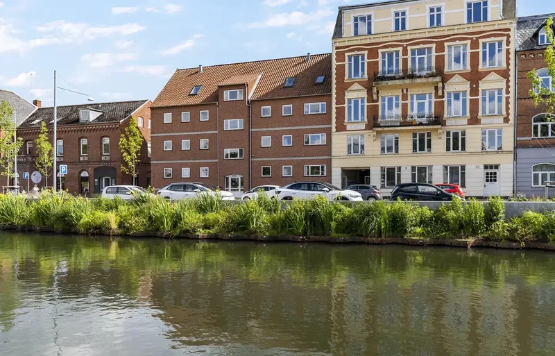 Andelslejlighed i stueplan med sydvendt terrasse på Jomfrustien, Haderslev
