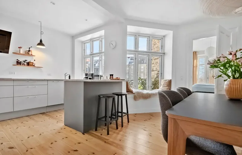 Smuk 3-værelses I/S-lejlighed på Frederiksbjerg med direkte udgang til gårdmiljøet