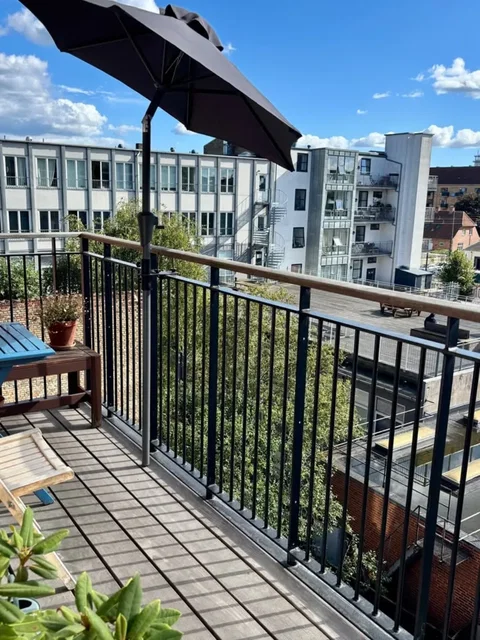 Lys og rumlig andel med stor altan