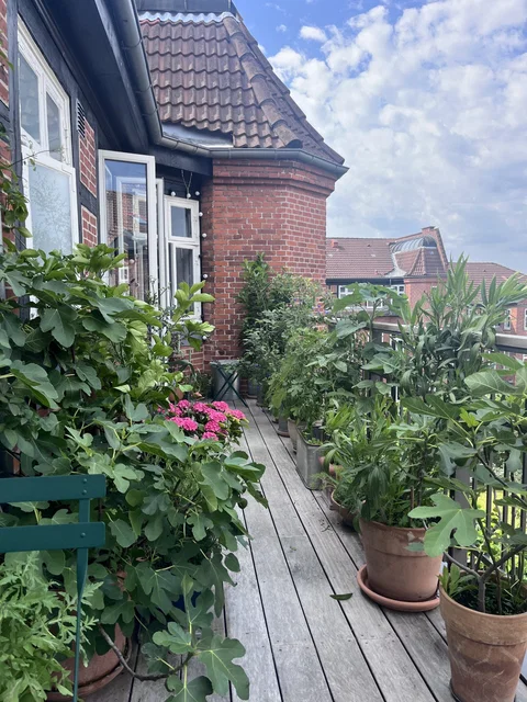 115 kvm andel i Hellerup med stor sydvestvendt altan.