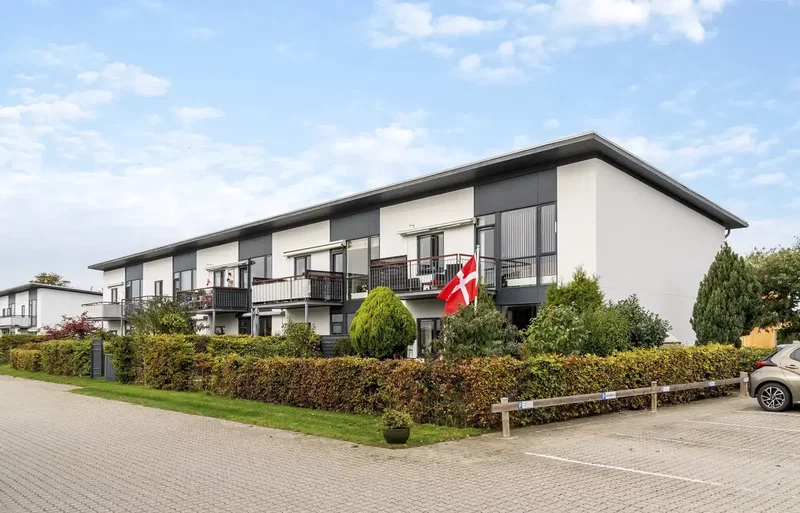 Andelsbolig fra 2008 med sydvendt altan nær centrum og vandet i Vordingborg