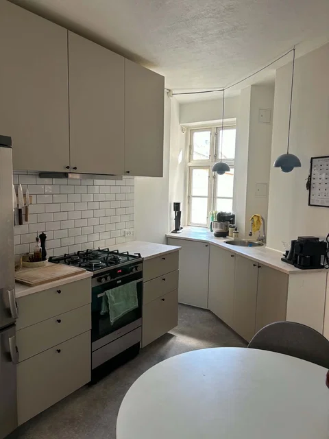 Lys og rummelig 3V på Østerbro