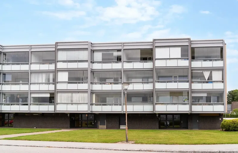 Velbeliggende 2 værelses andelslejlighed med altan-udestue