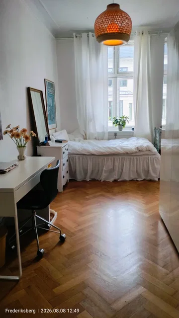 Skøn andelslejlighed på Gammel Kongevej – ønskes byttet til 2 mindre