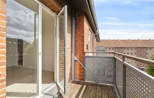 Charmerende 2-værelses med altan i hjertet af Aalborg