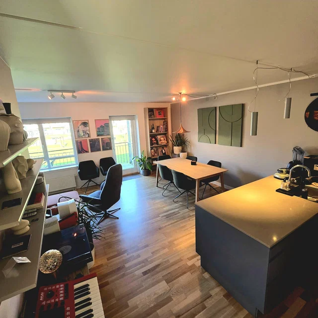 Lys 2-værelses andelsbolig, 79 m², Søborg (1. sal)