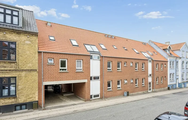 MASSER AF POTENTIALE OG BYEN LIGE VED HÅNDEN