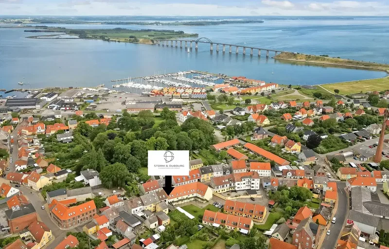 Charmerende andelsbolig centralt i Rudkøbing med altan og gode værelser