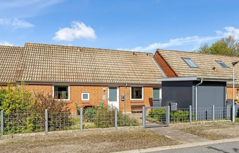 Skøn andelsbolig/rækkehus med skønne terrasser mod både øst og vest