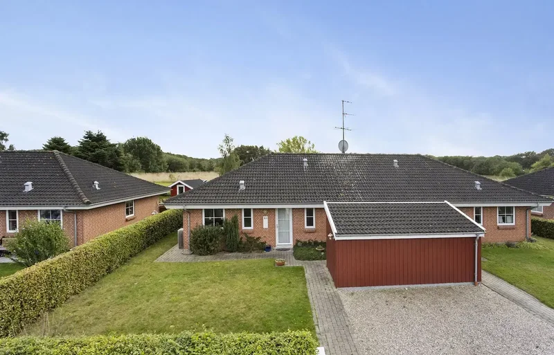 Velindrettet andelsbolig i ét plan med terrasse i Lohals