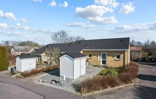 Yderst velholdt og indbydende andelsbolig nærmest uden spildplads i veldrevet forening.