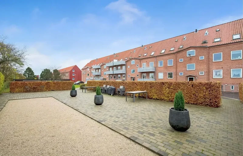Centralt beliggende 1 værelses andelsbolig i pæn og velfungerende andelsboligforening.