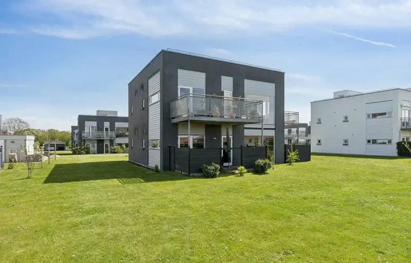 Indflytningsklar andelsbolig med egen tagterrasse og udsigt over Lillebælt
