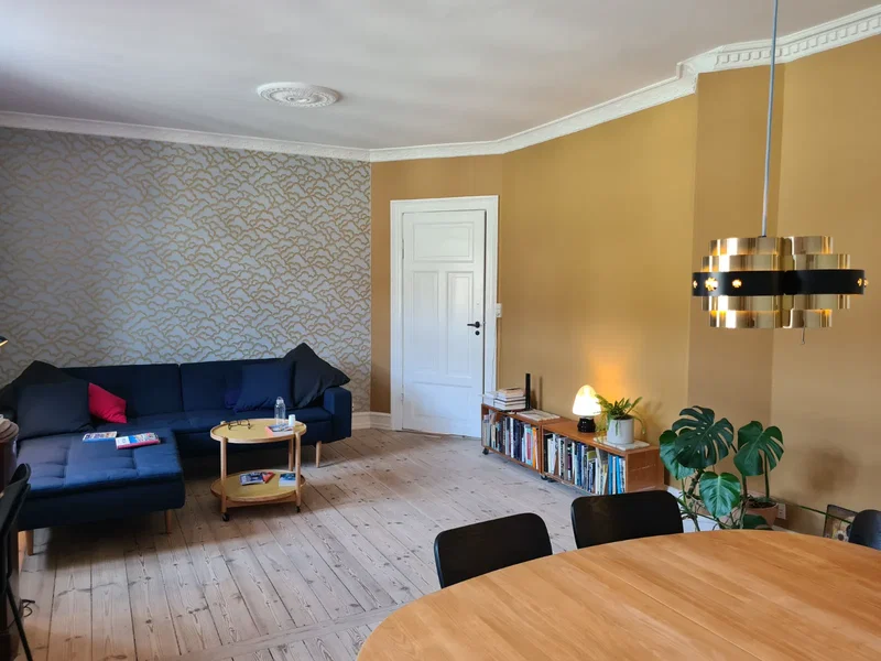 Oprindelig 4-værelses øverst centralt på Vesterbro